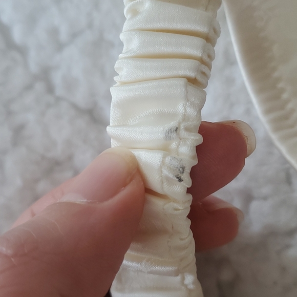 Victoria's Secret Beige/Cream Garter Belt Bundle - Picture 6 of 17